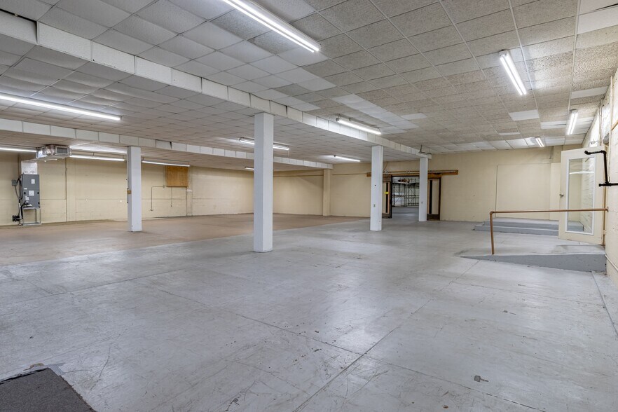 More Photos Of 845-845 N Florida Ave, Lakeland General Retail For Sale