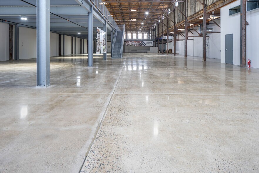 More Photos Of 1325 Quincy St NE, Minneapolis Loft Creative Space For Lease