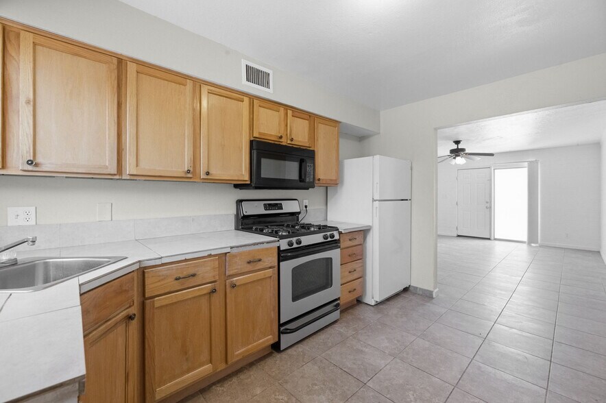 More Photos Of 1123 E Sierra Vista Dr, Phoenix Apartments For Sale