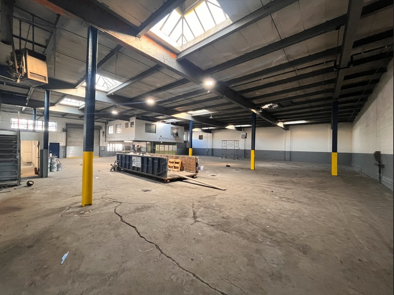 More Photos Of 945-975 Close Ave, Bronx Distribution For Lease