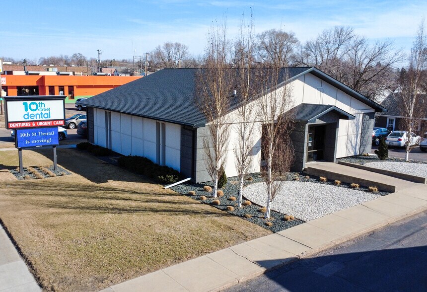 Primary Photo Of 1711 E 10th St, Sioux Falls Office For Sale