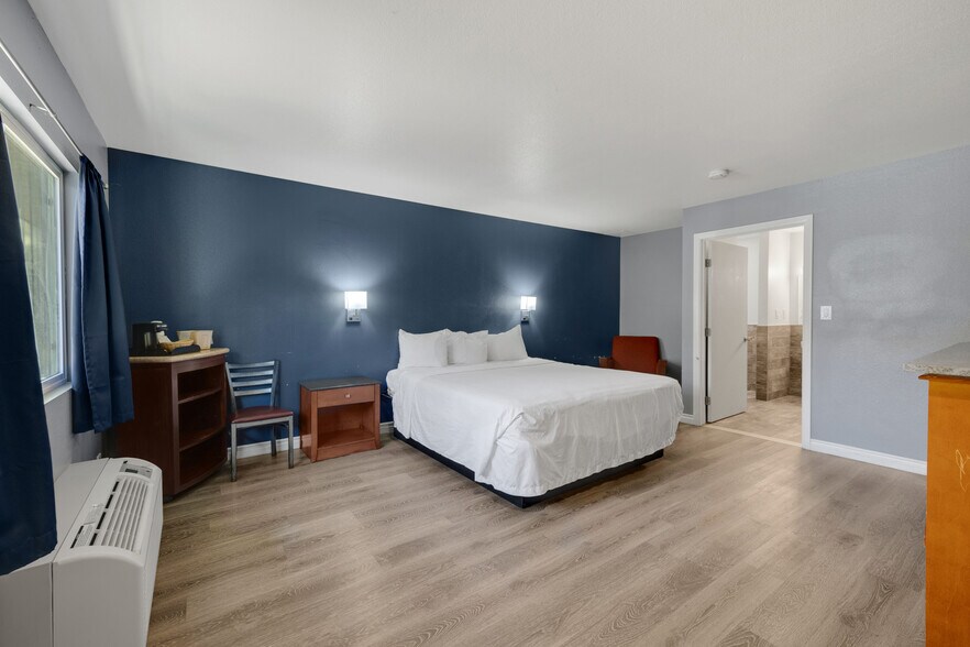 More Photos Of 2625 W Florida Ave, Hemet Hotel For Sale