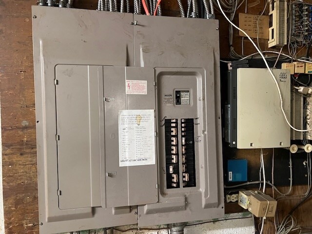 More Photos Of 6 N Limestone St, Jamestown Storefront For Sale