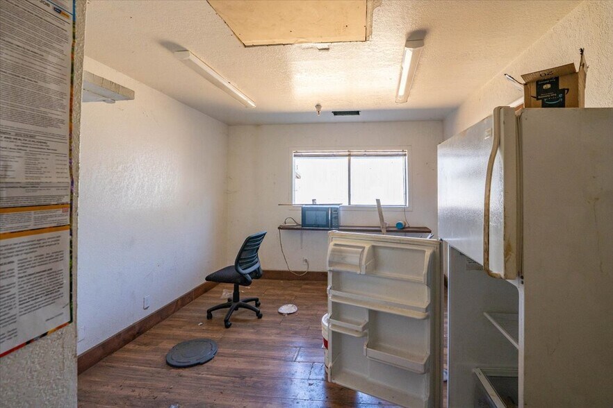 More Photos Of 3308 Cyclone Ct, Cottonwood Warehouse For Lease