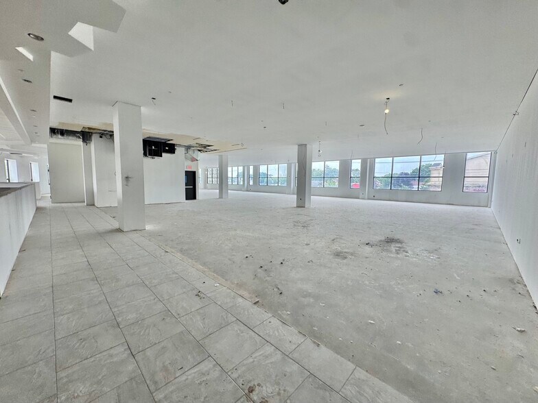 More Photos Of 251-73 Jericho Tpke, Bellerose Office For Sale