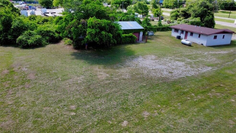 More Photos Of 2301 Mineral Wells Hwy, Weatherford Specialty For Sale