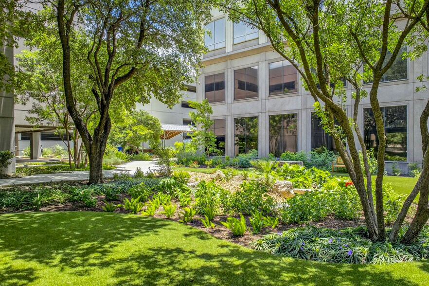 More Photos Of 10101 Reunion Pl, San Antonio Unknown For Lease