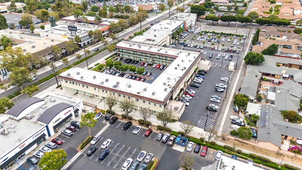More Photos Of 1913 E 17th St, Santa Ana Office For Sale