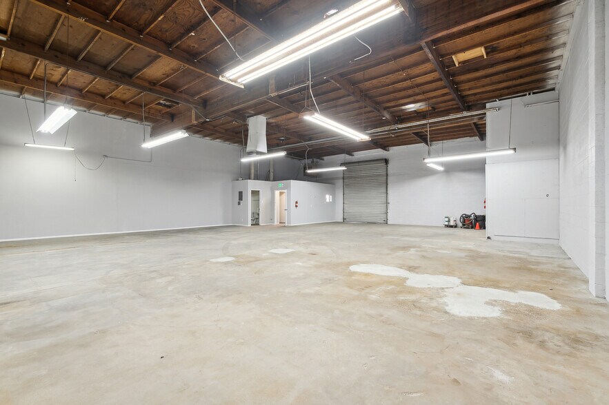 More Photos Of 12455 Branford St, Pacoima Warehouse For Sale
