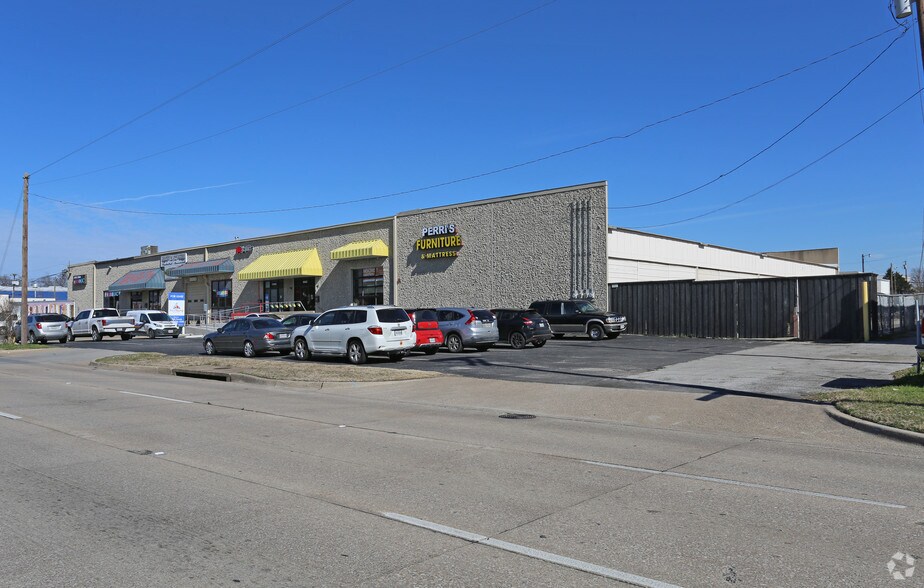 More Photos Of 15400-15408 Midway Rd, Addison Distribution For Lease