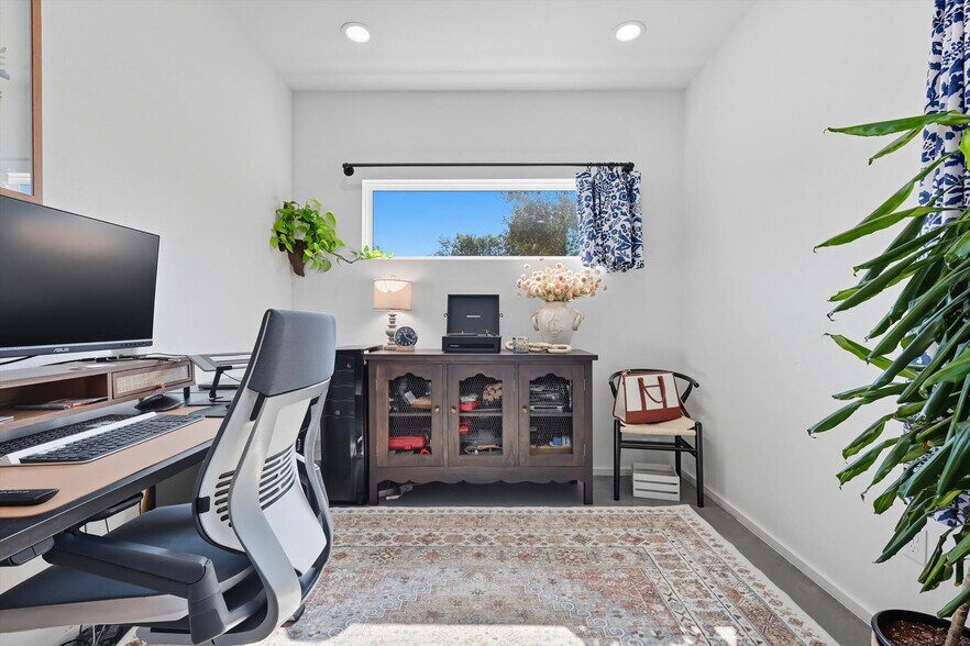 More Photos Of 5647 Live Oak, Dallas Apartments For Sale