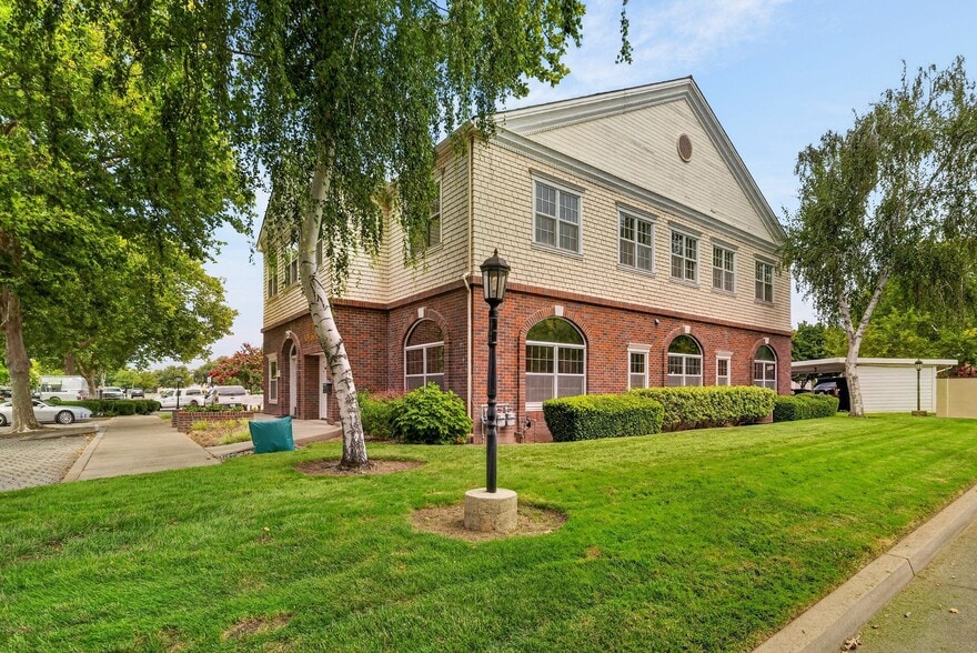 More Photos Of 30 Constitution Dr, Chico Office For Lease
