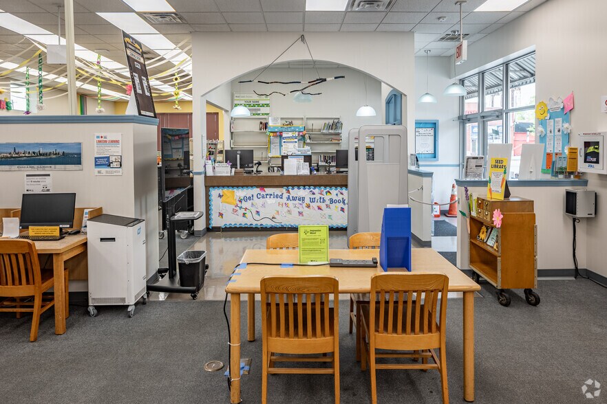 More Photos Of 4300-12 W North Ave, Chicago Freestanding For Sale