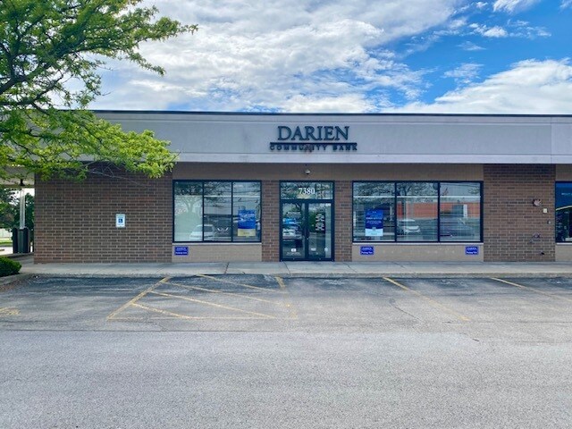 More Photos Of 7340-7380 Kingery Hwy, Darien Storefront For Lease