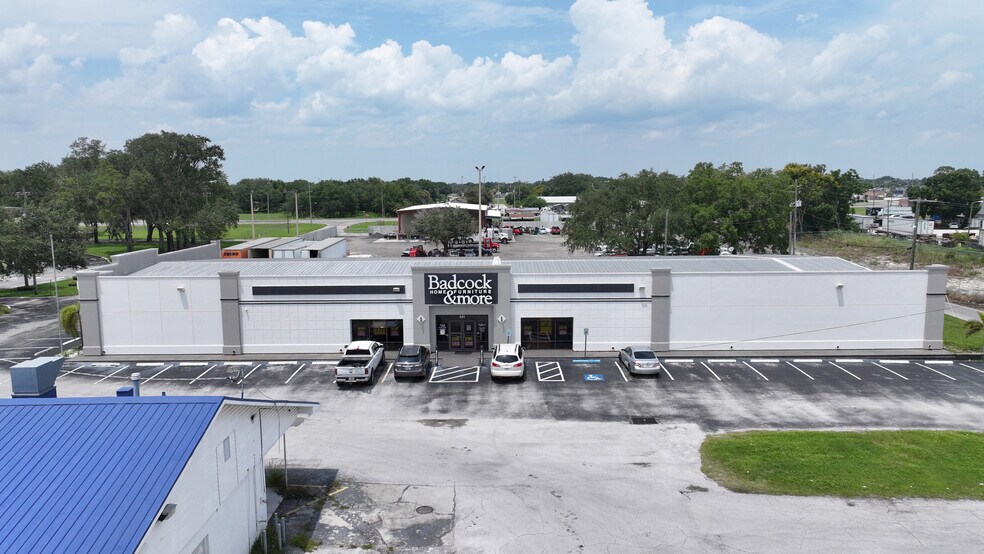 More Photos Of 521 Hughes Rd, Auburndale Freestanding For Lease