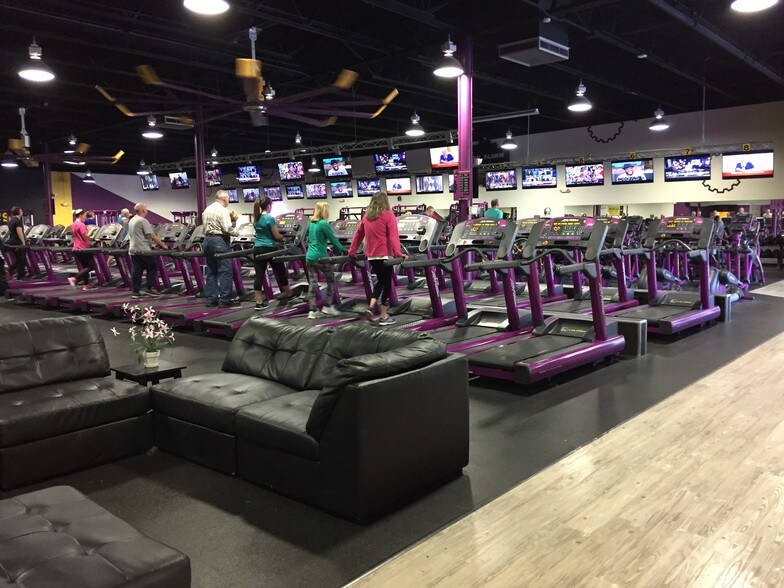 More Photos Of 1186 Walnut Bottom Rd, Carlisle Freestanding For Sale