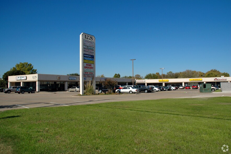 More Photos Of 1225 Belt Line Rd, Garland Unknown For Lease
