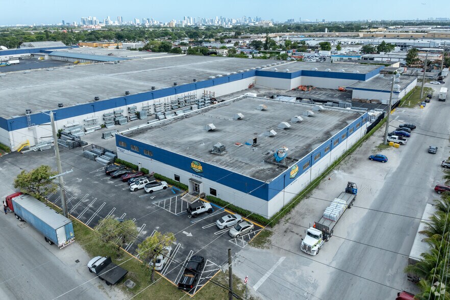 More Photos Of 7000 NW 32nd Ave, Miami Warehouse For Lease