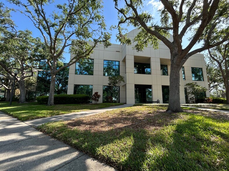 More Photos Of 120 Fountain Pky, Saint Petersburg Office For Lease