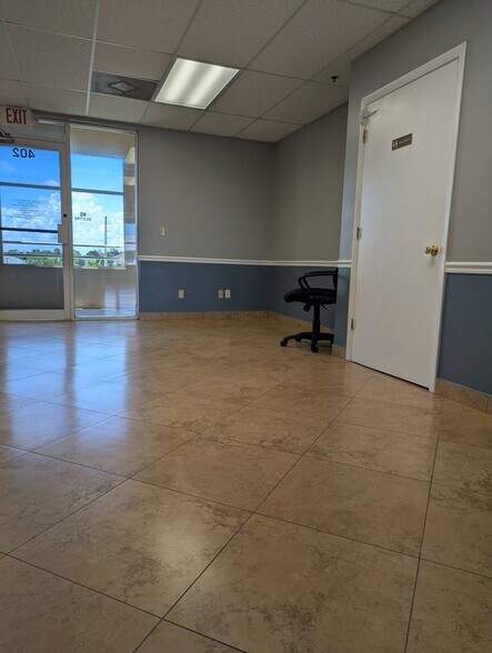 More Photos Of 701 NW Federal Hwy, Stuart Medical For Lease