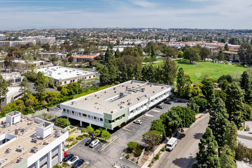 More Photos Of 5839 Green Valley Cir, Culver City Office For Lease