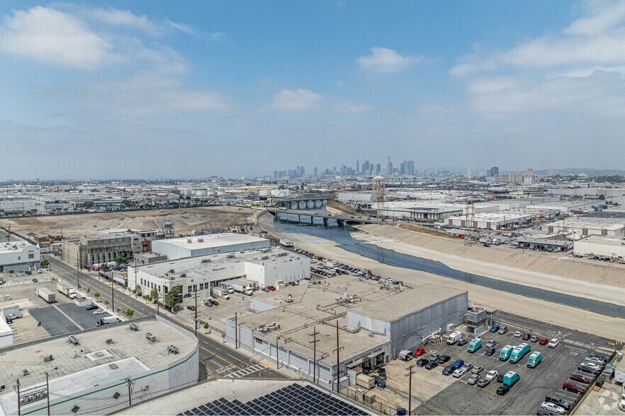 More Photos Of 3305 E Vernon Ave, Vernon Refrigeration Cold Storage For Sale
