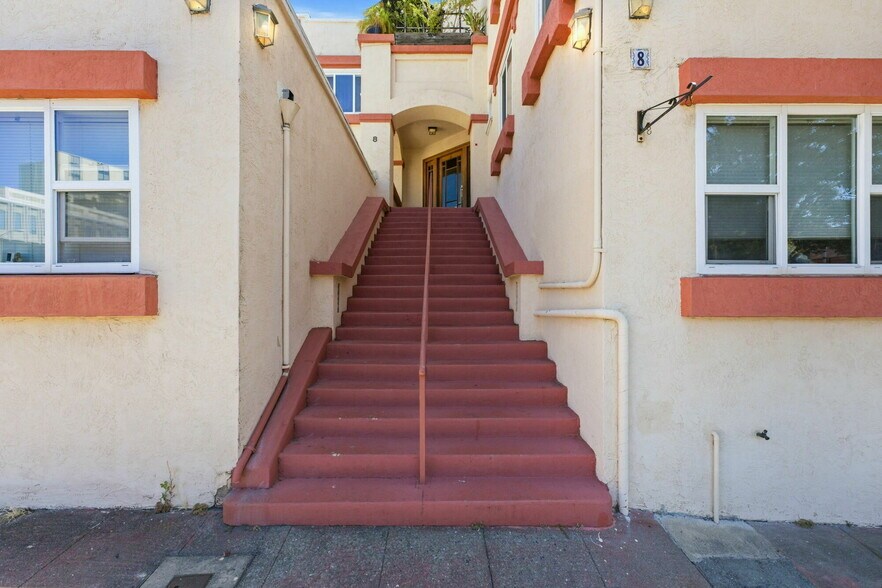 More Photos Of 8 Yosemite Ave, Oakland Apartments For Sale