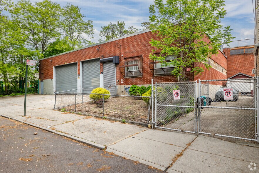 More Photos Of 69-07 69th Pl, Glendale Warehouse For Sale