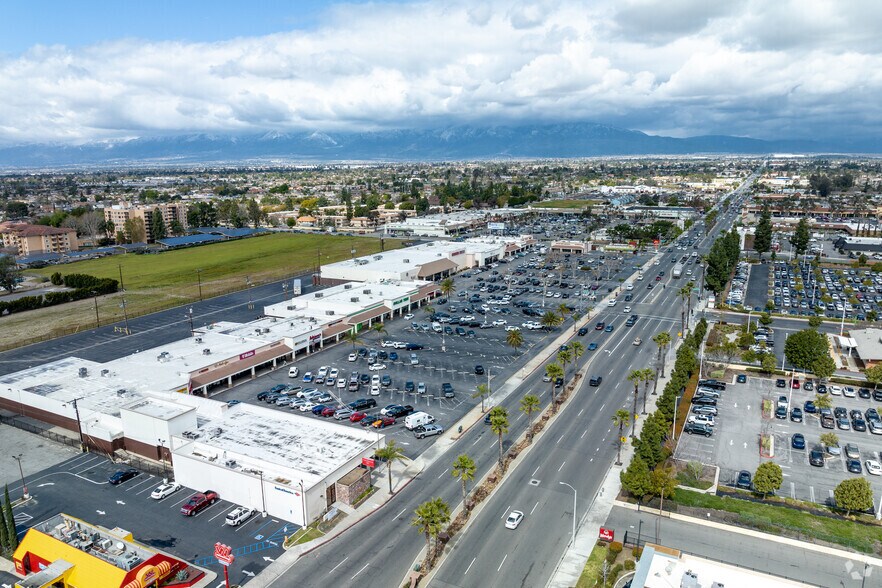 More Photos Of 9954 Sierra Ave, Fontana Supermarket For Lease