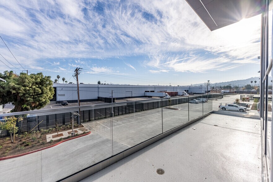 More Photos Of 15010 Don Julian Rd, City of Industry Manufacturing For Lease