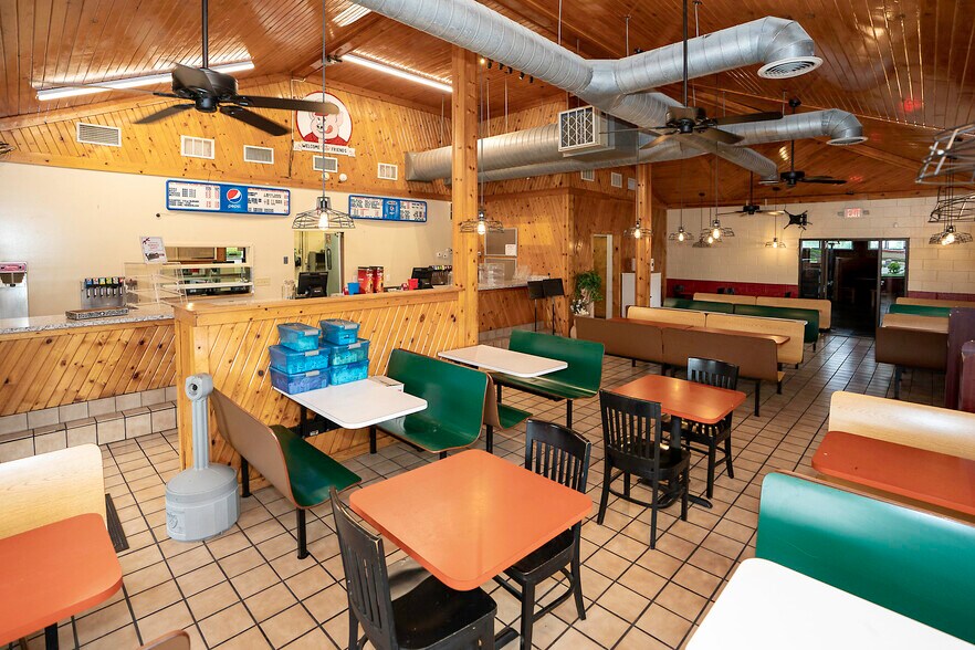 More Photos Of 6006 Shepherdsville Rd, Louisville Restaurant For Sale