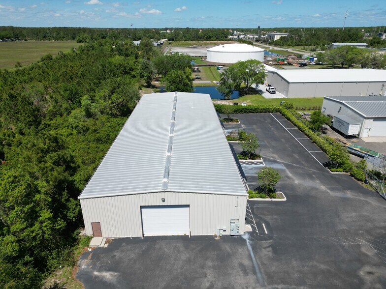 More Photos Of 104 Liberty Center Pl, Saint Augustine Warehouse For Lease
