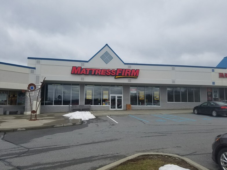 More Photos Of 740 Hoosick Rd, Troy Freestanding For Lease