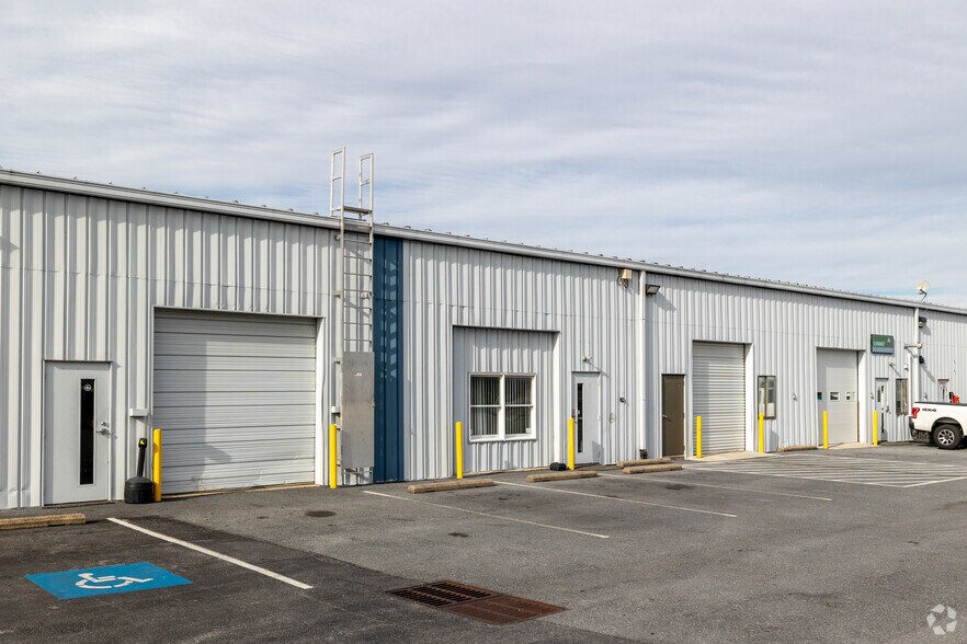 More Photos Of 140 Western Maryland Pky, Hagerstown Warehouse For Lease