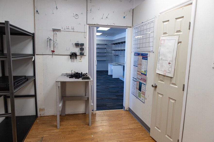 More Photos Of 29 N Federal Hwy, Hallandale Beach Freestanding For Lease