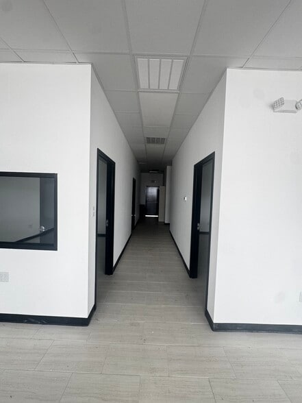 More Photos Of 9195 Gulf Fwy, Houston Storefront For Lease