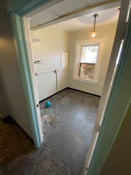 More Photos Of 301 S Washington Sq, Lansing Storefront For Lease