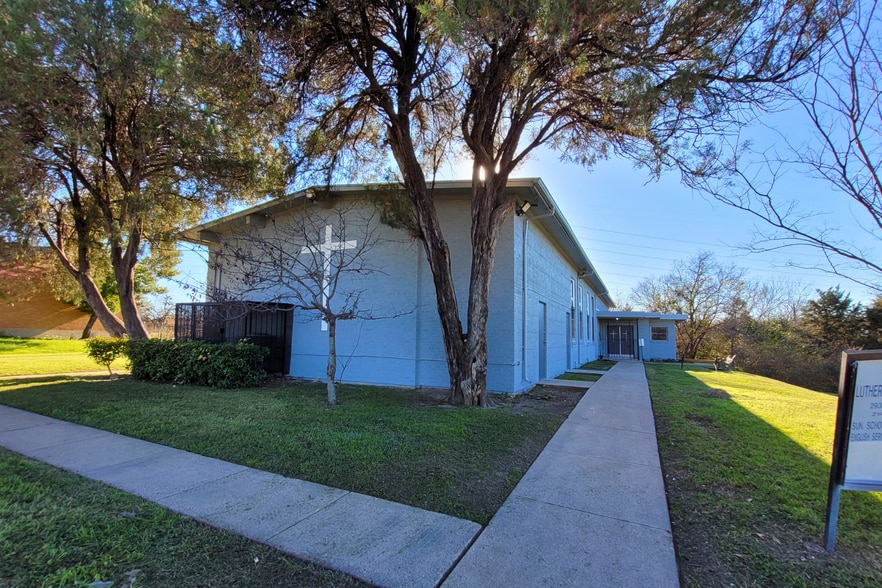 More Photos Of 2945 Sunnyvale St, Dallas Religious Facility For Sale