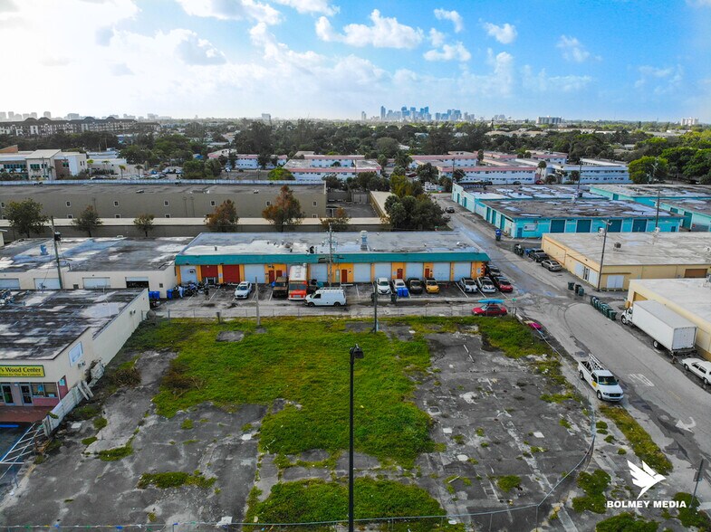 More Photos Of 901-915 NE 30th Ct, Oakland Park Warehouse For Lease