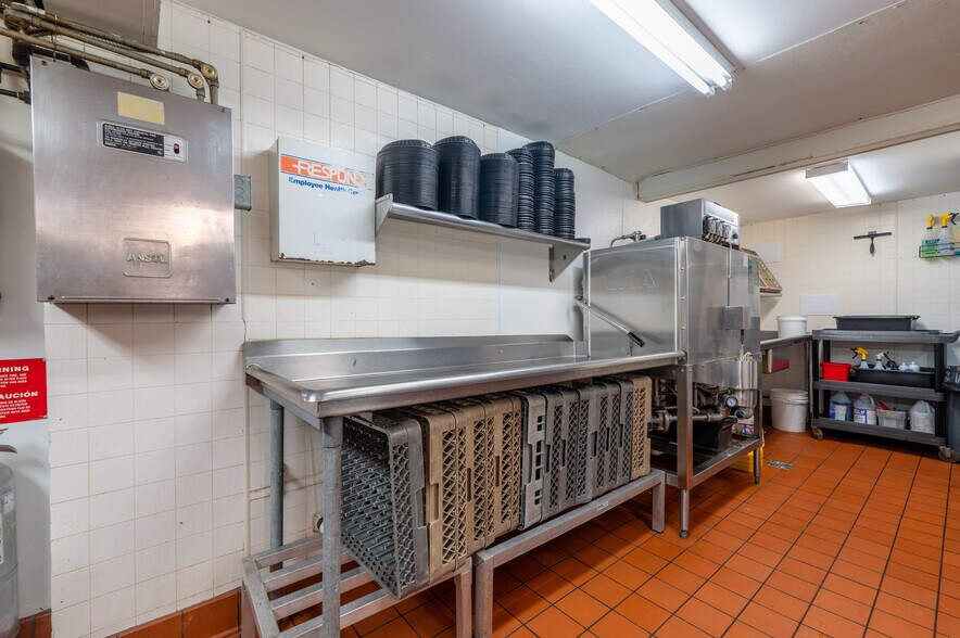 More Photos Of 127 S Broadway St, New Philadelphia Storefront Retail Office For Sale