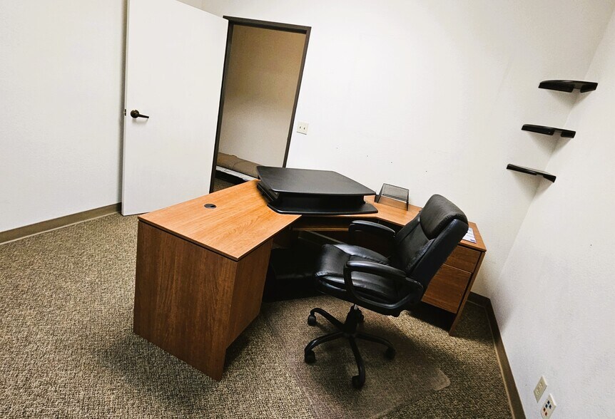 More Photos Of 5510 Skylane Blvd, Santa Rosa Office For Lease