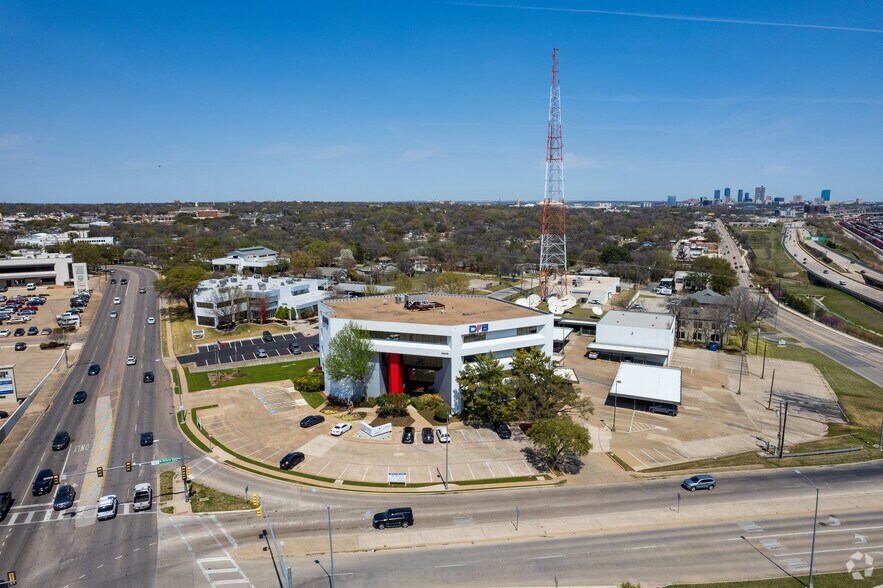 More Photos Of 3909 Hulen St, Fort Worth Office For Lease