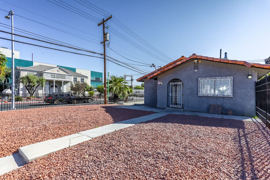 More Photos Of 703 S 10th St, Las Vegas Medical For Sale