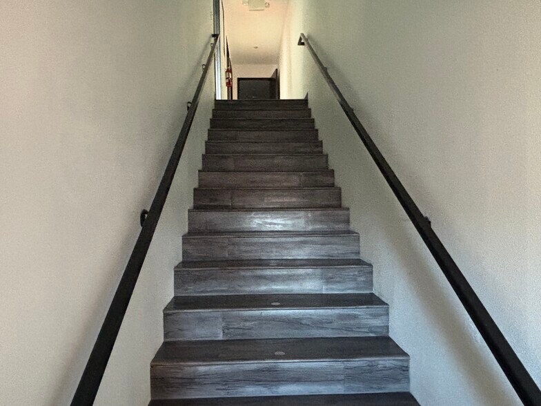 More Photos Of 1306 E Calvada Blvd, Pahrump Office Residential For Lease