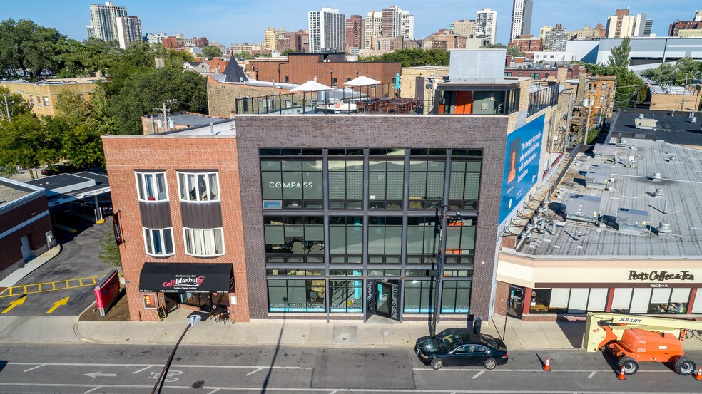 More Photos Of 3033-3035 N Clark St, Chicago Office For Sale