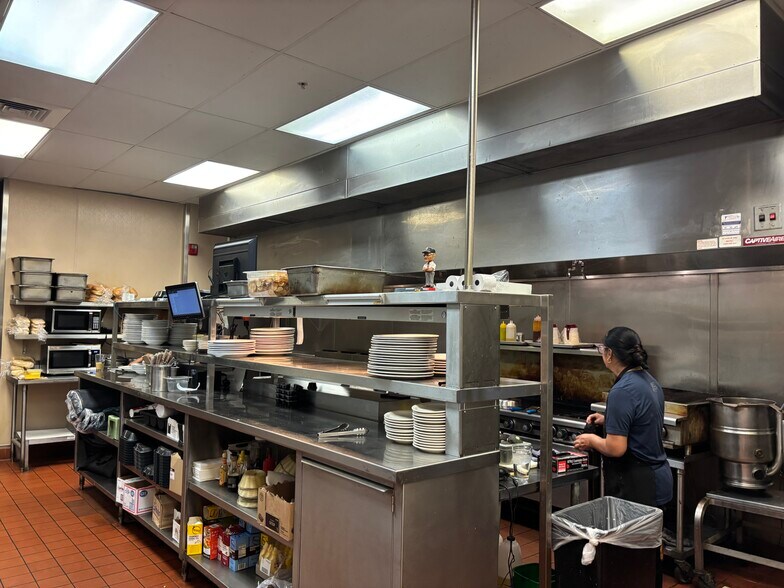 More Photos Of 2101 N Ursula St, Aurora Apartments For Lease