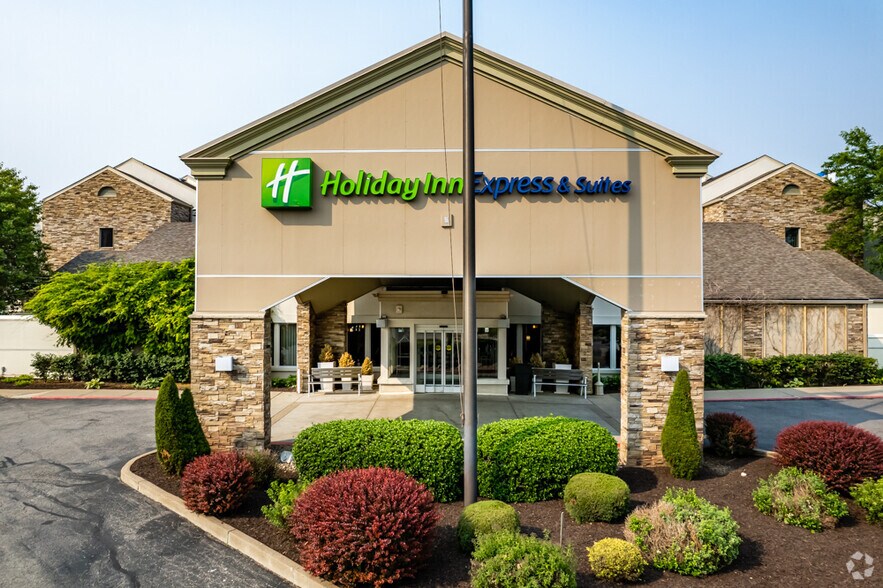 More Photos Of 5311 Campbells Run Rd, Pittsburgh Hotel For Sale