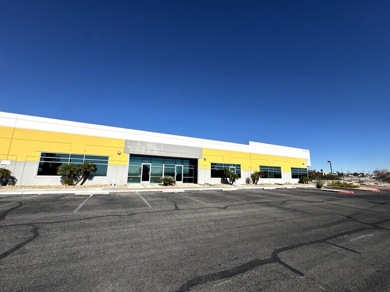 Primary Photo Of 3395 W Cheyenne Ave, North Las Vegas Light Manufacturing For Lease
