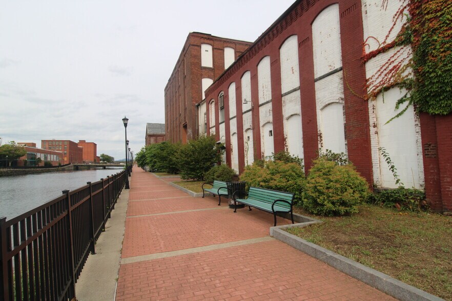 More Photos Of 195 Appleton St, Holyoke Manufacturing For Sale