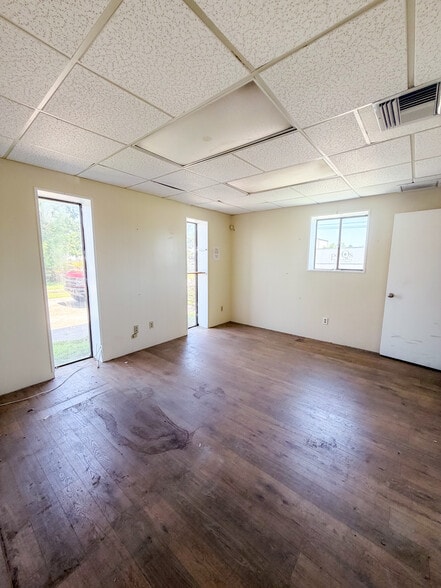 More Photos Of 2337 Industrial Dr, Panama City Warehouse For Sale